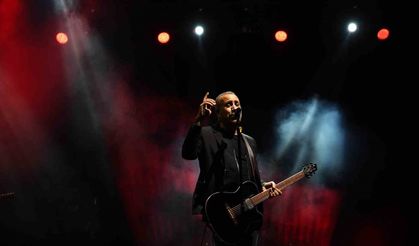Bursa’da Haluk Levent söyledi, on binler eşlik etti
