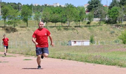 Özel sporcular atletizm yarışmasında ter döktü