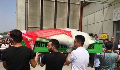 Tabutuna gelinlik örtülen Çelebi son yolculuğuna uğurlandı