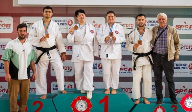 İşitme engelli judoculardan 4 madalya!